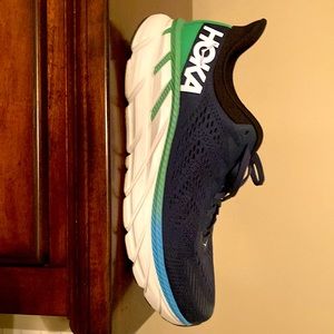 Hoka Men’s Clifton 7 size 10.5. Worn only once. Excellent condition.